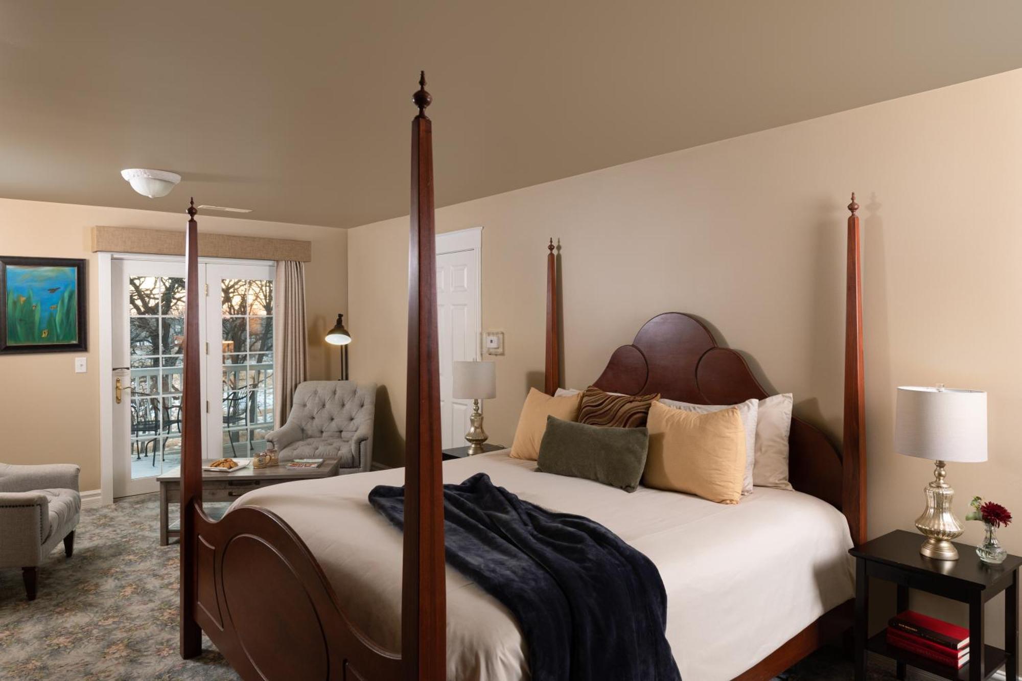 The Oakwood Inn 오코보지 외부 사진