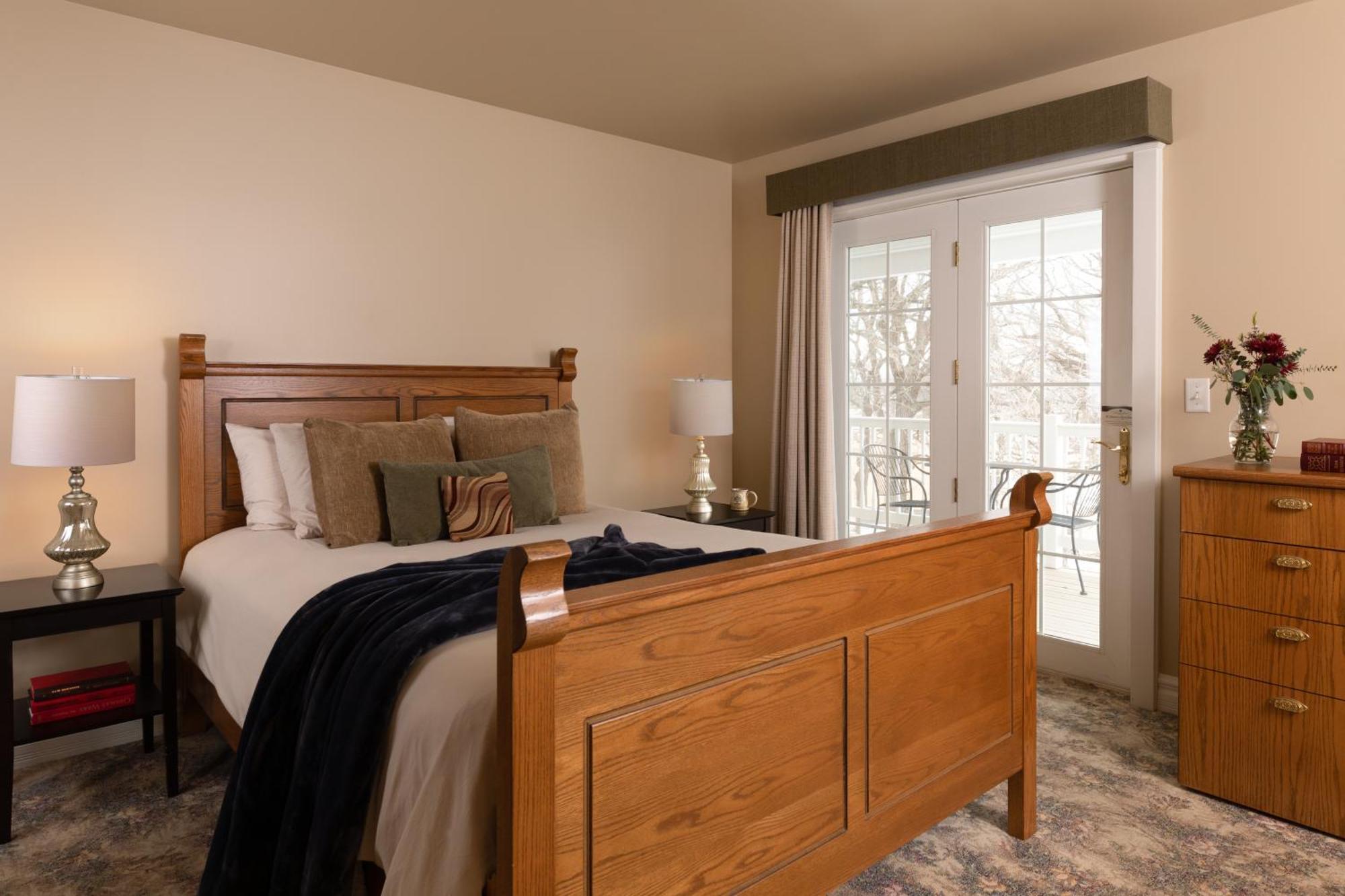 The Oakwood Inn 오코보지 외부 사진