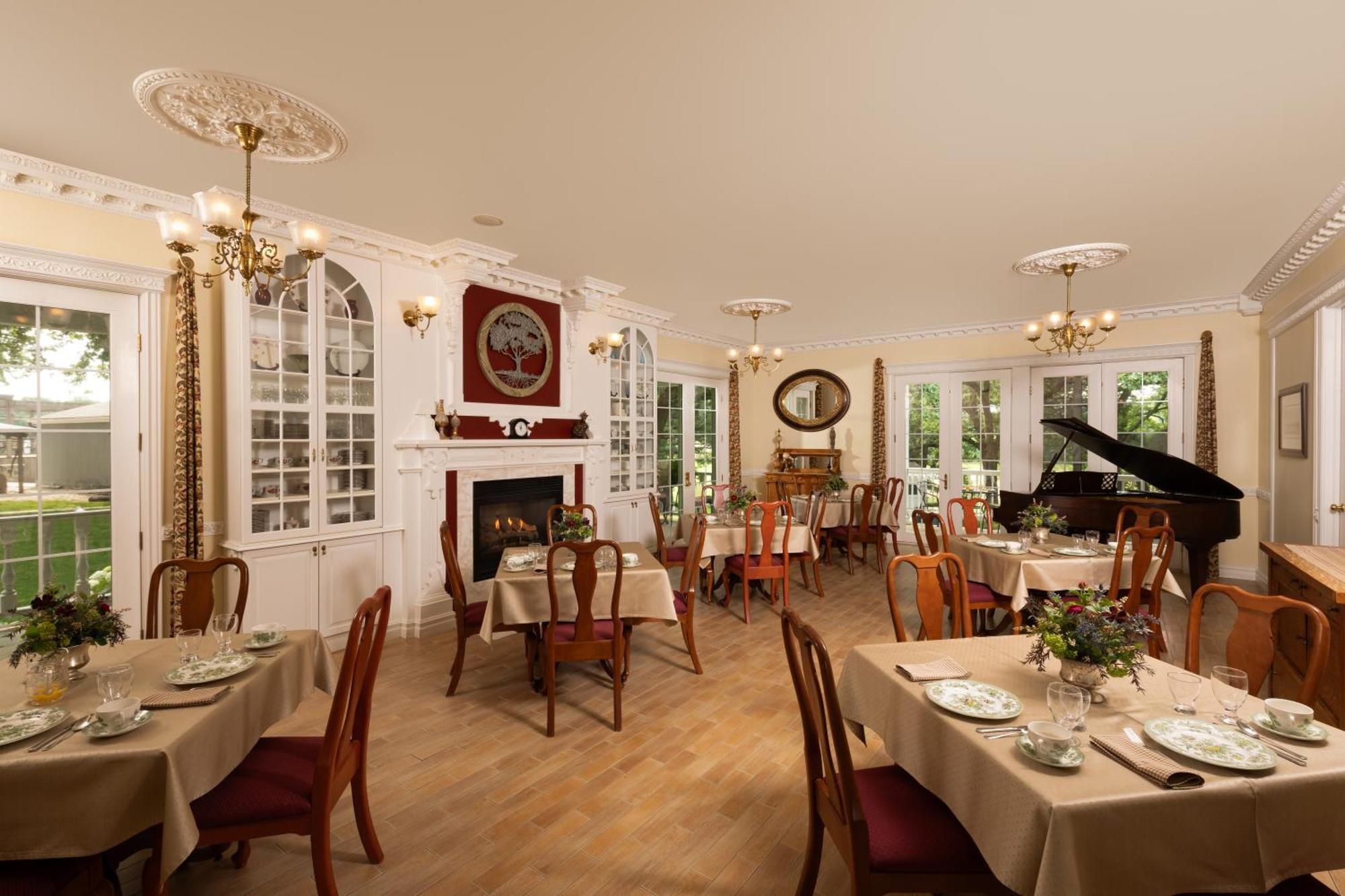 The Oakwood Inn 오코보지 외부 사진