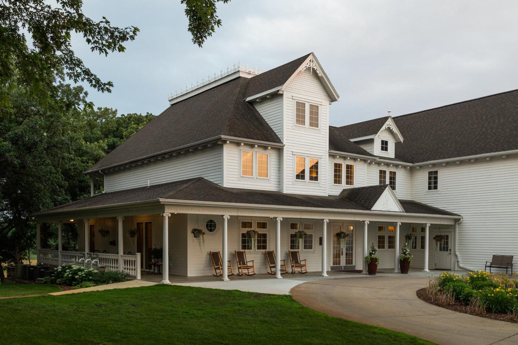 The Oakwood Inn 오코보지 외부 사진