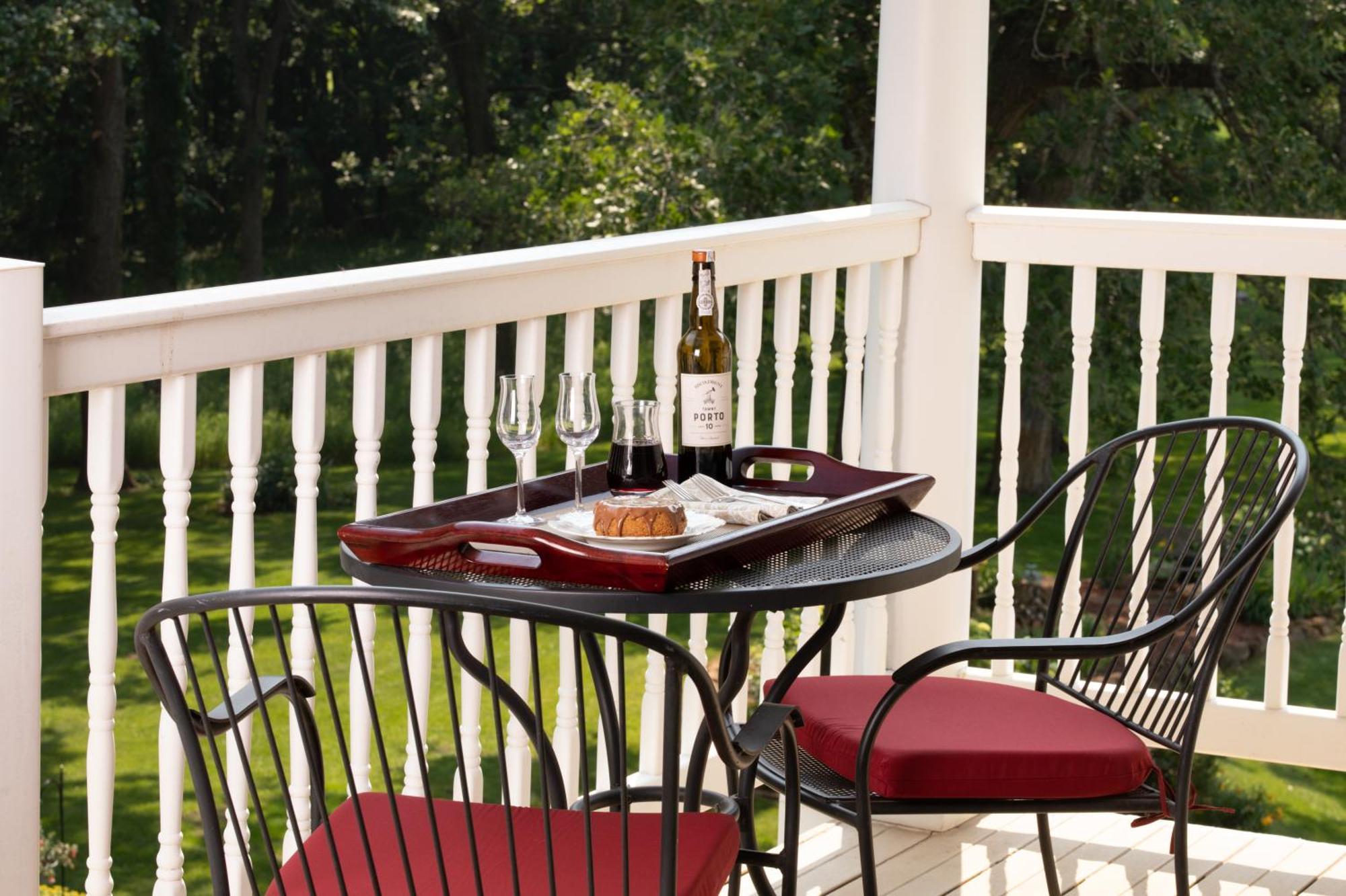 The Oakwood Inn 오코보지 외부 사진