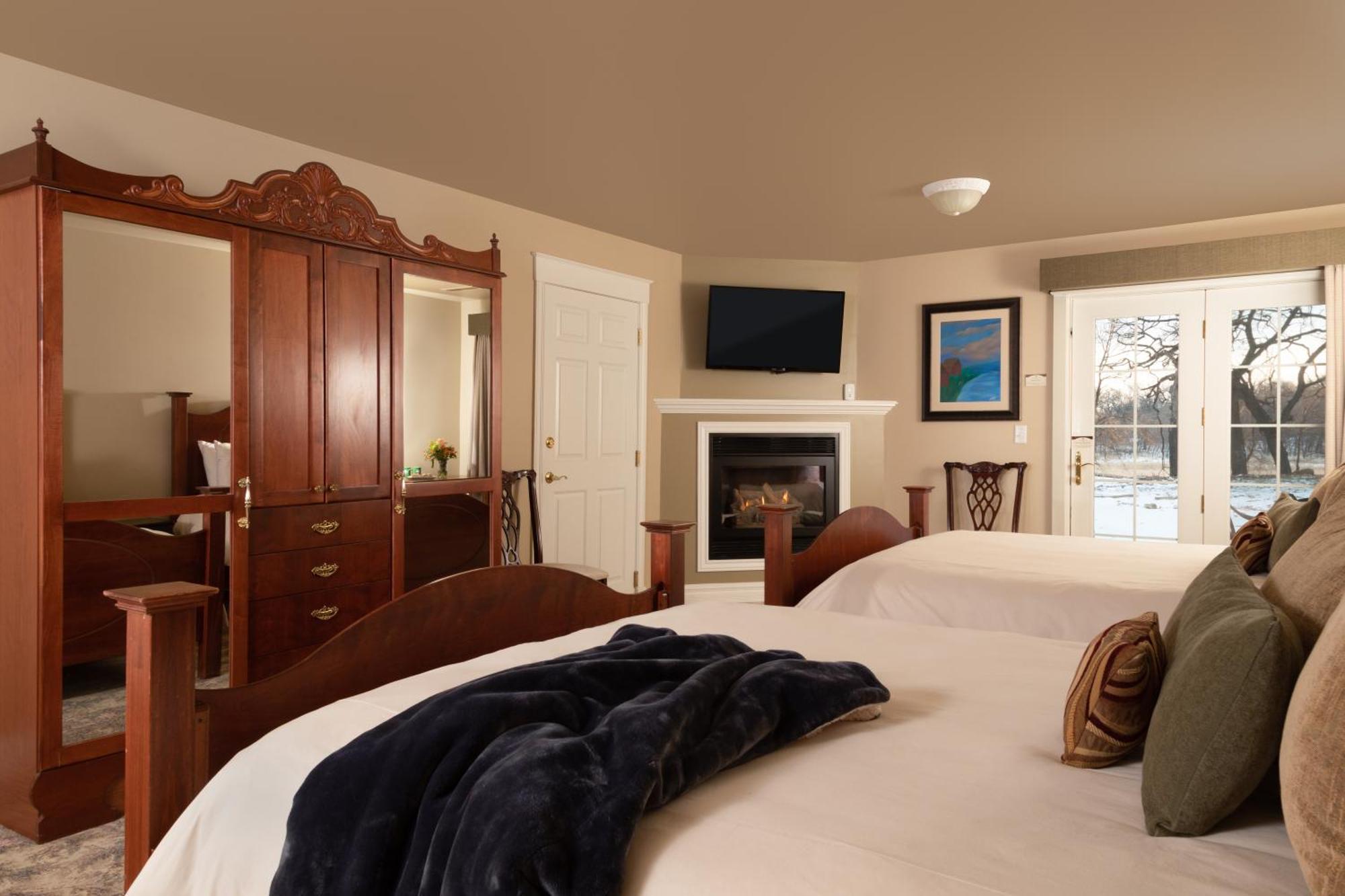 The Oakwood Inn 오코보지 외부 사진